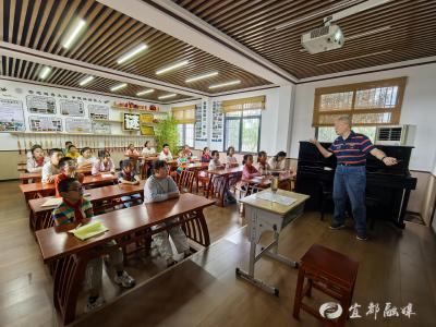 高坝洲镇中心小学：省民协谜语专家进校园 带学子探寻谜语里的文化密码