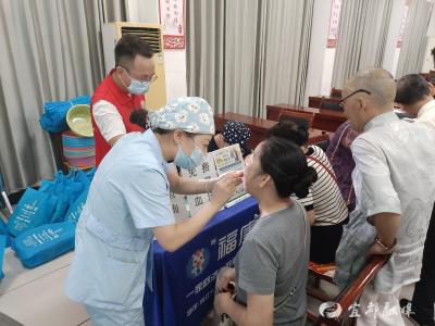 爱牙进社区 健康“齿”间行