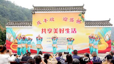 丰收节里庆丰年 民俗趣味乐翻天