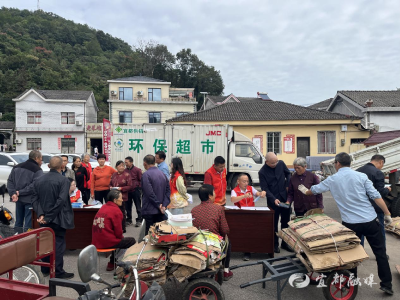 废品“存”进去，实惠“取”出来！凤凰池村“环保超市”兑出乡村绿色新风尚