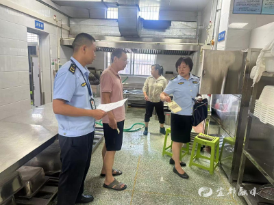 “三管齐下”织密校园食品安全网