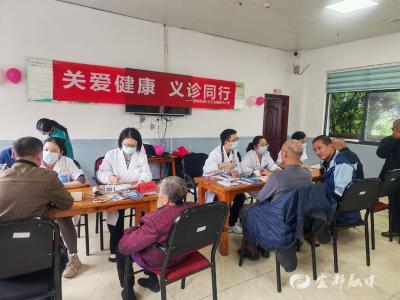 关爱健康义诊同行 免费送药情暖福利院