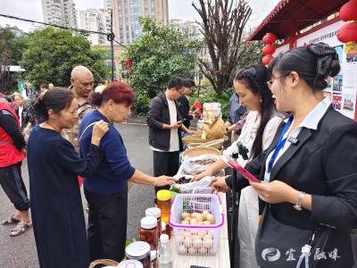 【网络中国节·中秋】“丰”景共享促联建 居民共舞迎双节