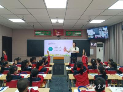 中秋国庆前“送法上门”！法治副校长进校园筑牢青少年安全防线