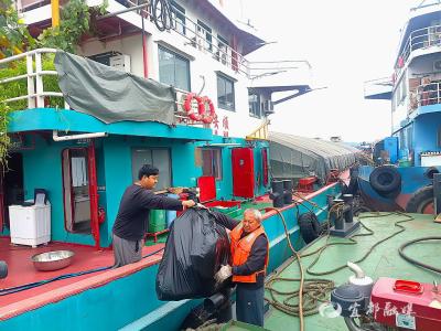 宜都这群“水上快递员”，不收货物专收污物……