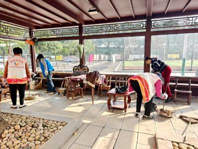 25人“美颜队”让家园颜值飙升