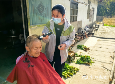 【网络中国节·重阳】暖心服务守护独居老人