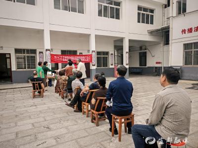 双节刚过，居民们就收到了家门口的“眼健康大礼”