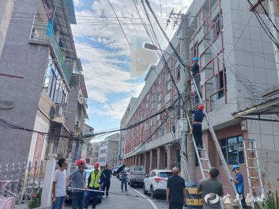 党建引领，一“杆”见实效