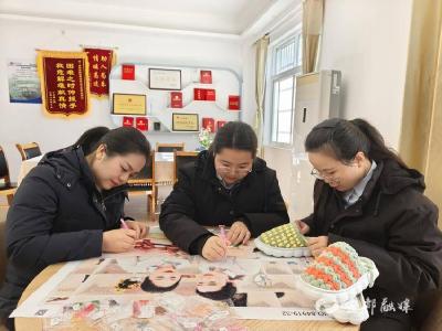 【湖北日报】凝匠心于方寸 传非遗以璀璨