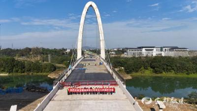 顺利合拢！西湖路渔洋河大桥最新进展