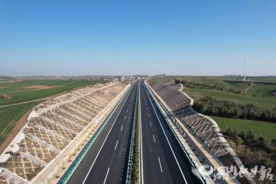 【湖北日报】湖北“四好农村路”里程居全国前列