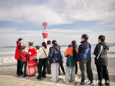 漫步历史长街，筑牢安全防线