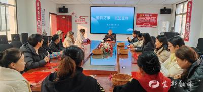 剪纸暖寒冬，红纸寄深情