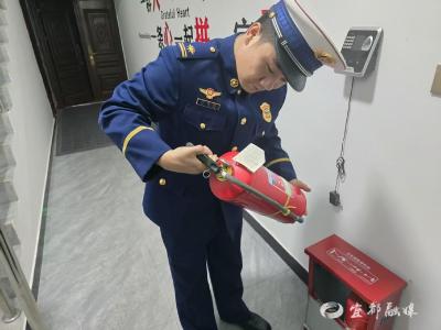 筑牢高层建筑“防火墙” 守护居民平安夜间