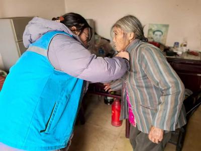 网格员贺青云的“暖心账”