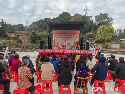 送戏到社区，暖意满心头