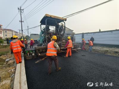 沥青融热浪 心路变通途