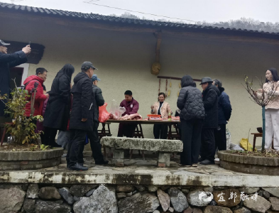 年俗飘香，城市老年群体钟情乡村生活