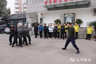 把安全技能练到“指尖”：沉浸式考验筑牢社区安全防线