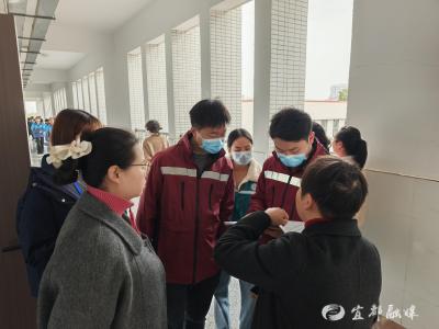 专业指导入校园 筑牢冬季手足口病“防火墙”