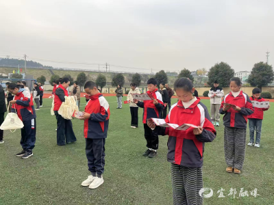 法治护航成长路 宪法精神润校园