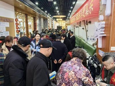 【湖北日报】村社携手迎新春 邻里共享赶集乐