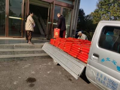 驻村“带货”，弭水桥村万斤生态大米“香”飘万家