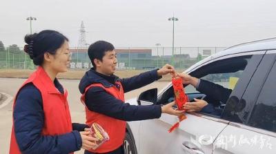 【湖北日报】小年启岁暖归途 情满高速护平安