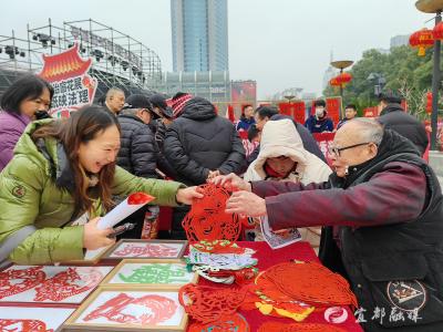 宜都剪纸让普法玩出“新花样”