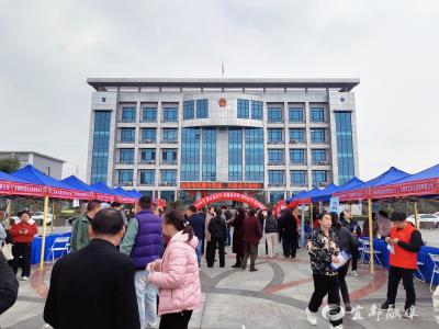 “春风”入红花，让就业创业“近在咫尺”