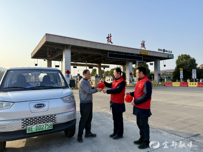 一盏小灯笼 暖了司乘心