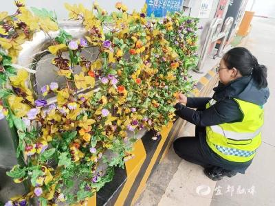 【湖北日报】靓站迎春运 温情护归途