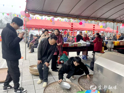 2.0启幕，荷叶溪村的年货节太有料~