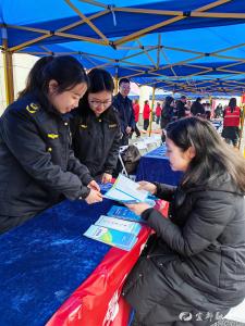 市场监管服务直通招聘会 政策“礼包”助力创业者启航