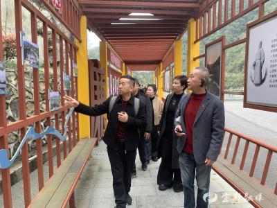 幸福渠里，红色足迹映初心