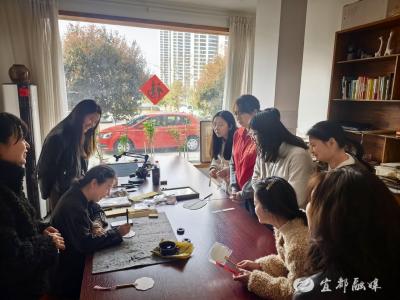 “点单送课”进社区，“一笔一划”书从容