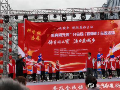 【网络中国节·元宵】春风吹动太极扇， 奥运冠军回家乡“闹”元宵