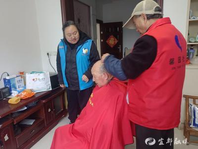 爱心义剪暖夕阳，友邻服务沁人心