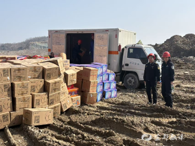 我市集中销毁一批烟花爆竹