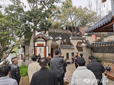 孝感市基层财政能力建设培训班赴白鸭垴村交流学习