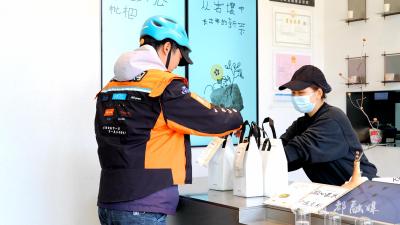 10名外卖骑手被聘为食品安全监督员