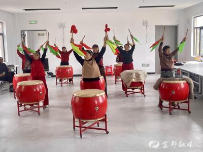 鼓点铿锵响 银龄乐满堂