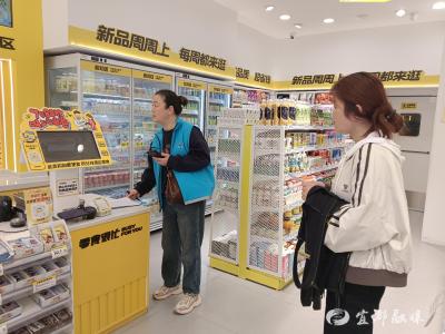 上门送上“安全哨” 为“九小场所”守好防火门