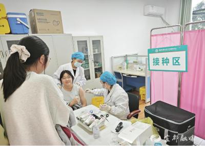 我市开展免疫规划HPV疫苗入校接种工作