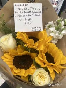 一张公交卡，两校少年暖相逢