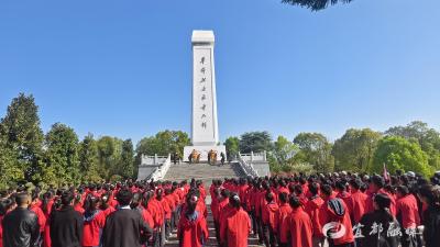 【网络中国节·清明】清明祭扫寄哀思 文明实践树新风