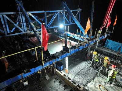 高坝洲大桥0号桥台侧边跨合龙