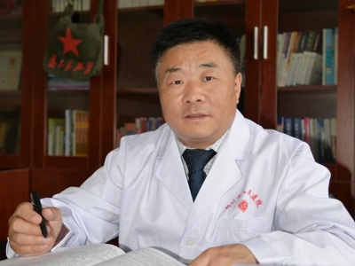 何本鸿:白衣工匠是如何炼成的?