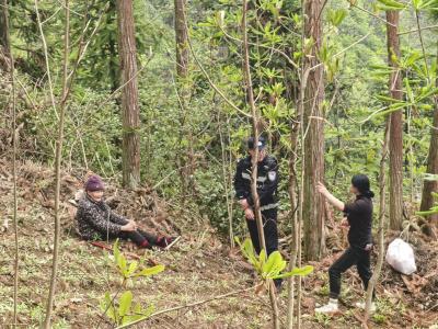 九旬老人深山走失　巴东警民三小时暖心救援